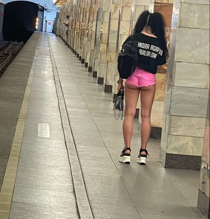 22 fashionistas from the domestic metro, whose indifference can only be envied