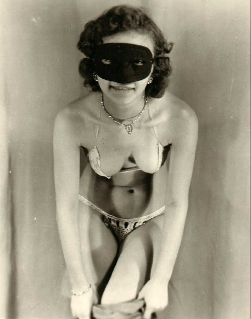 22 fotografías atrevidas que representan a damas traviesas de los años 50 22 fotografías atrevidas que representan a damas traviesas de los años 50