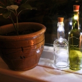 22 ways to turn an empty bottle into a practical work of art