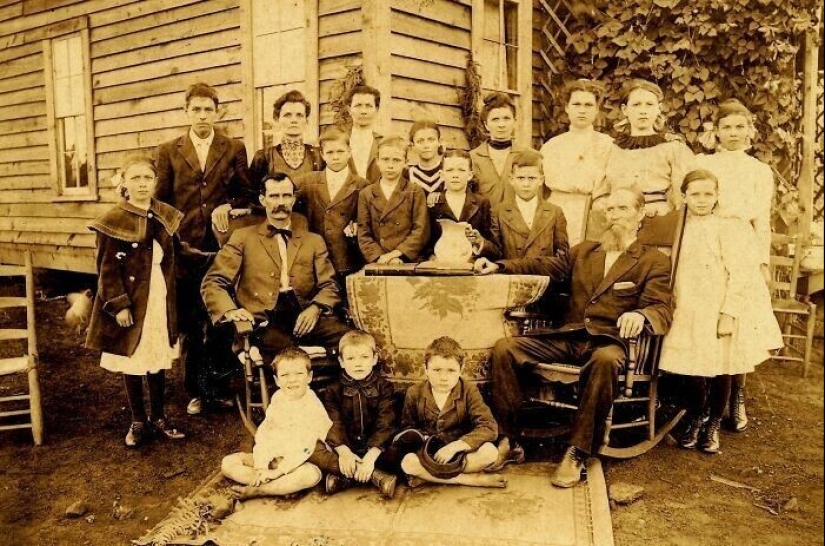 30 oldest photos from family archives