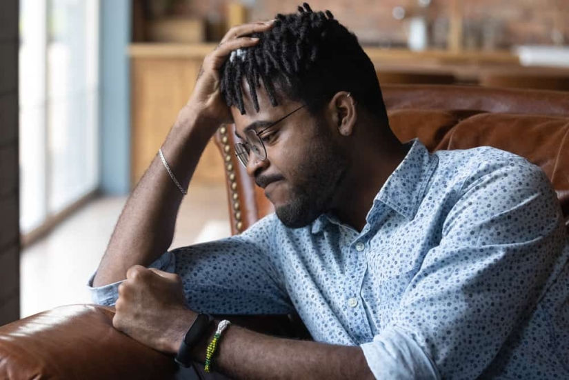 8 hábitos nocturnos de personas que nunca avanzan en la vida (según la psicología) 8 hábitos nocturnos de personas que nunca avanzan en la vida (según la psicología)