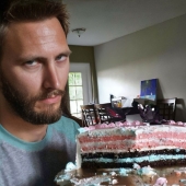 8 Of The Cringiest Posts About Gender Reveal Parties