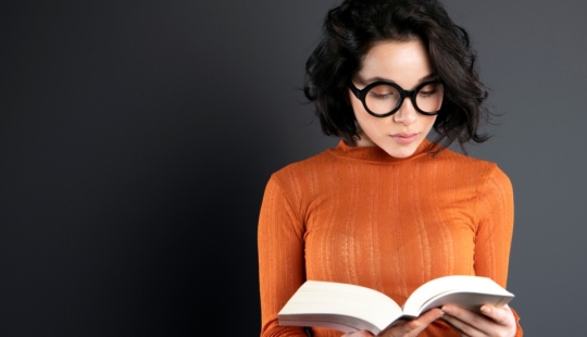 9 signs someone is a highly intelligent introvert, according to psychology