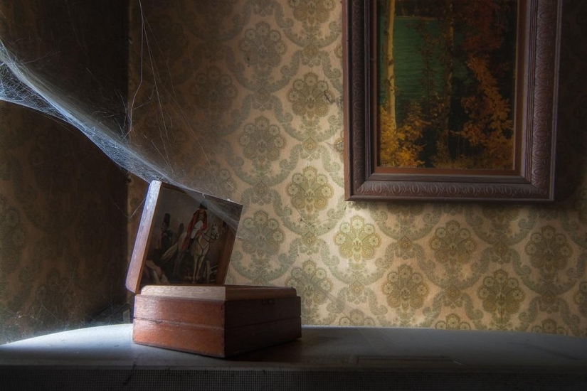 Abandoned places in pictures by Vincent Jansen Abandoned places in pictures by Vincent Jansen