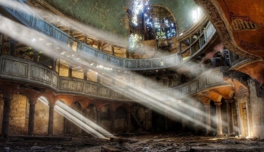Abandoned places in pictures by Vincent Jansen