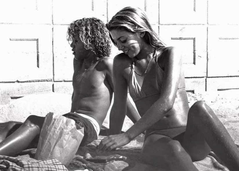 Adolescentes en las playas de California en la década de 1970 Adolescentes en las playas de California en la década de 1970