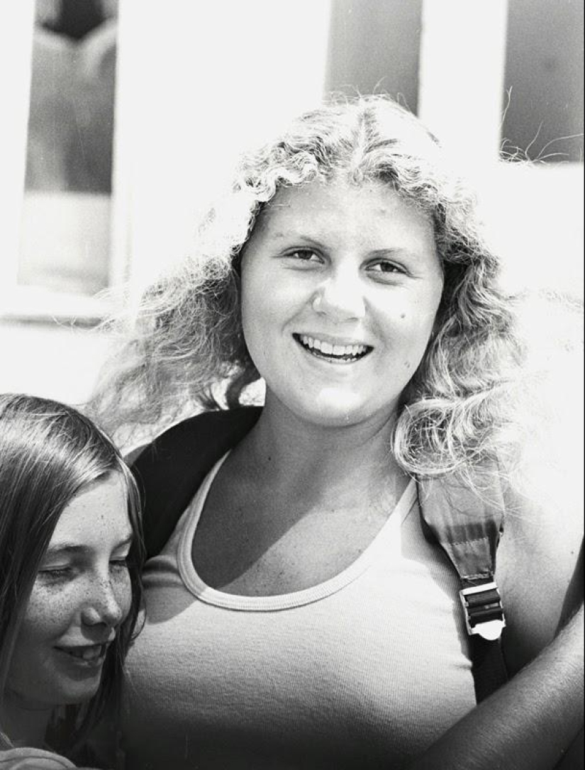 Adolescentes en las playas de California en la década de 1970 Adolescentes en las playas de California en la década de 1970