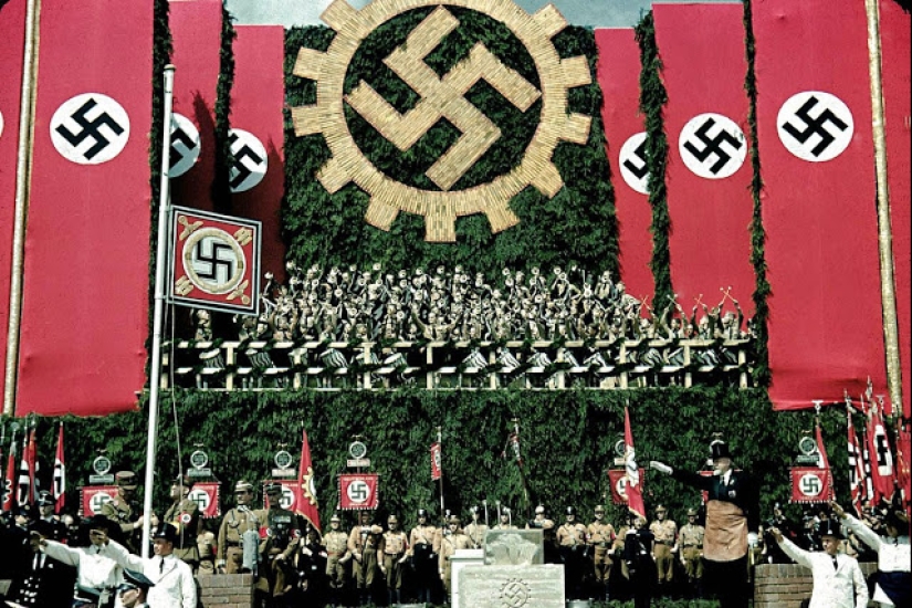 Alemania nazi en fotos a color de Hugo Jaeger, el fotógrafo personal de Hitler