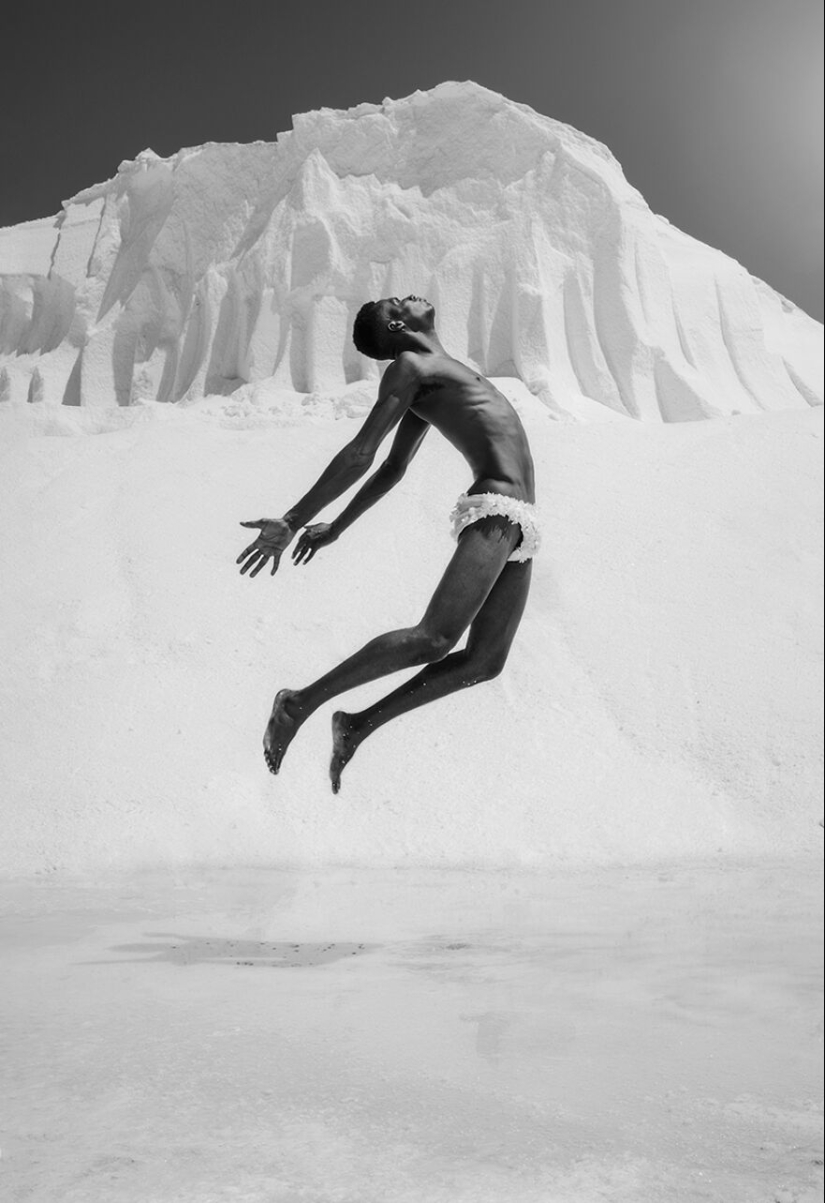 All About Photo Magazine Awards 2024: Here Are 15 Of The Most Beautiful Black And White Photographs All About Photo Magazine Awards 2024: Here Are 15 Of The Most Beautiful Black And White Photographs