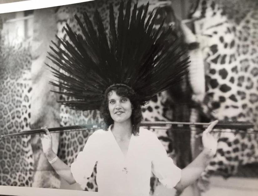 As a 16-year-old girl in the early XX century circled the globe by car