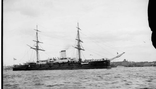 Barcos y oficiales de la Armada del Imperio Ruso en 1893