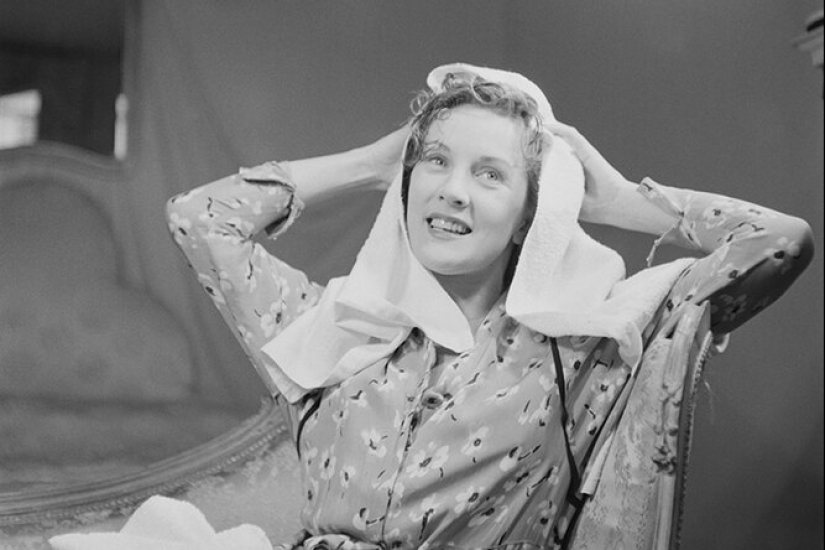 Beauty (and handsome) in towels: 9 vintage photographs of stars after the shower Beauty (and handsome) in towels: 9 vintage photographs of stars after the shower
