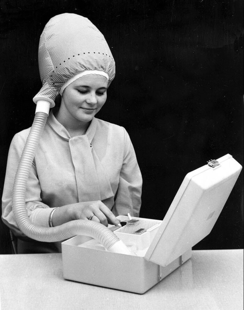 Beauty requires sacrifice and here are 30 vintage photos that prove it Beauty requires sacrifice and here are 30 vintage photos that prove it