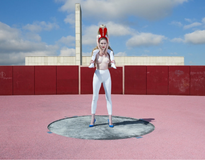 Bellas y absurdas obras de la fotógrafa checa Bara Prasilova Bellas y absurdas obras de la fotógrafa checa Bara Prasilova