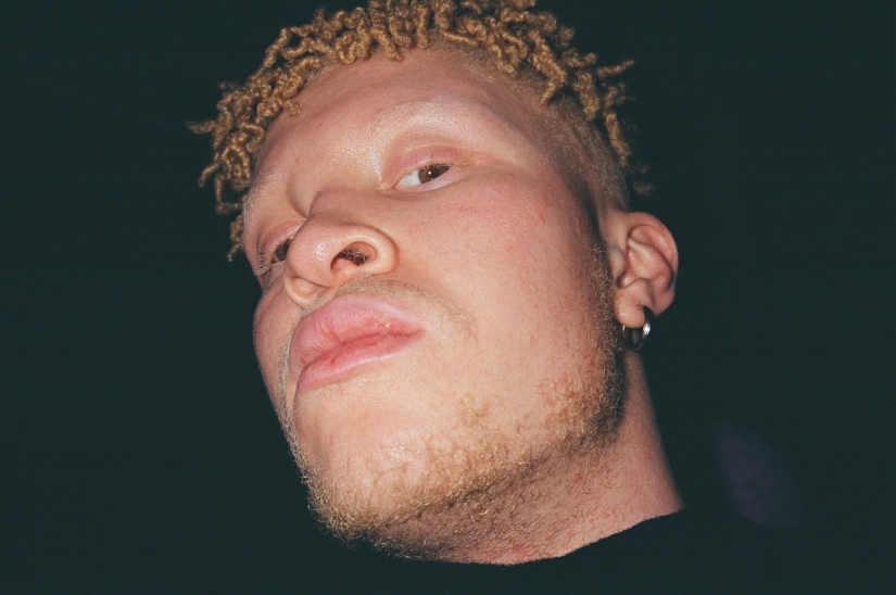 Bold, beautiful, different: the faces of young Americans in the project of immigrant