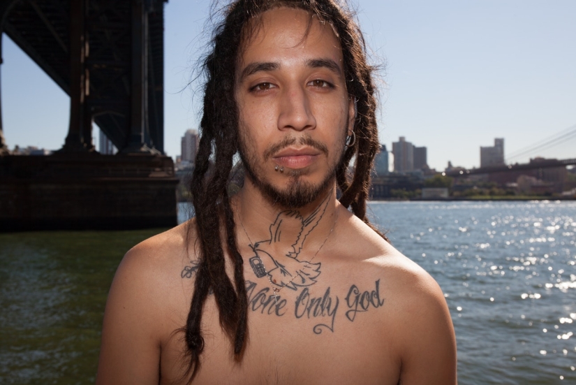 Bold, beautiful, different: the faces of young Americans in the project of immigrant