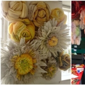 "Cada uno de nosotros necesita belleza": ¿por qué esta mujer crea flores enormes