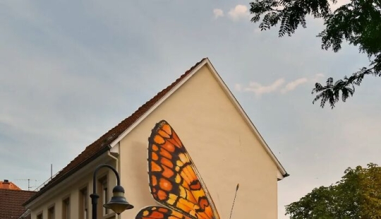 Cajas de muestras: 13 murales de mariposas gigantes pintados por este artista francés en todo el mundo Cajas de muestras: 13 murales de mariposas gigantes pintados por este artista francés en todo el mundo
