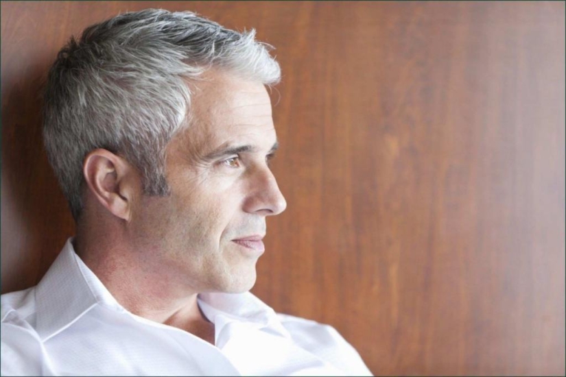 Can a person instantly turn gray from fear Can a person instantly turn gray from fear