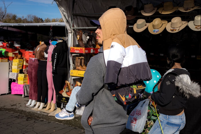 Capturé la magia de un mercado de pulgas que desaparece en nombre del progreso