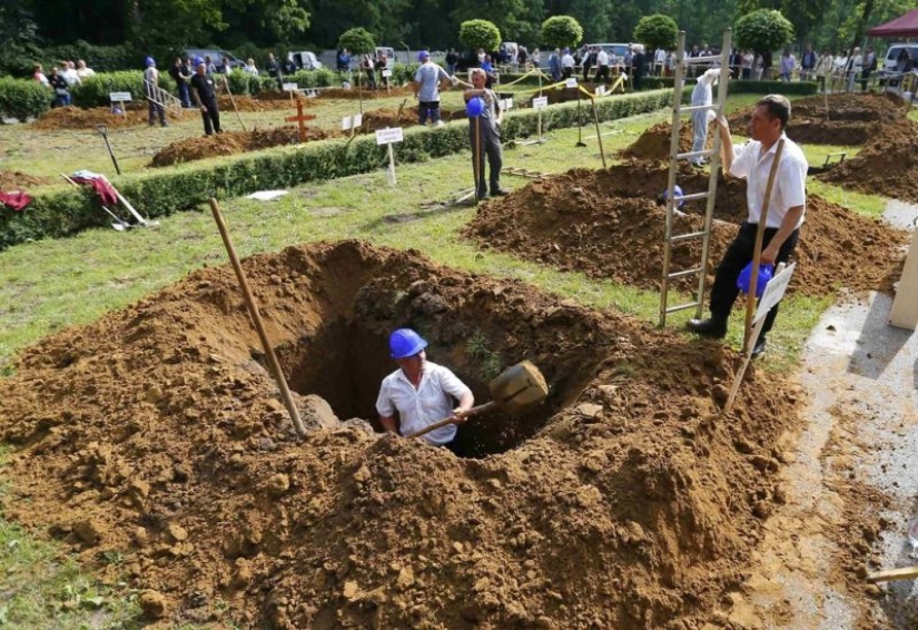 Cemetery stories, or Why are graves dug 2 meters deep? Cemetery stories, or Why are graves dug 2 meters deep?