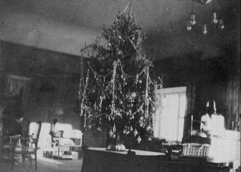 Christmas in a royal way: how was the main winter holiday celebrated in the Romanov family