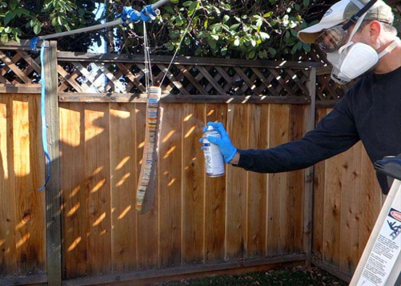 Cómo crear una guitarra única? Necesitamos 500 dólares, 1200 lápices de colores, entusiasmo y tiempo