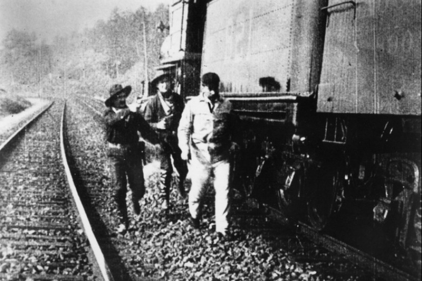 Cómo el cadáver de un bandido del Salvaje Oeste trabajó como espantapájaros en un moderno parque de atracciones