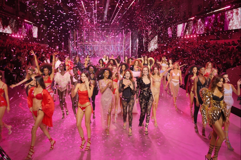 Cómo fue el esperado desfile de Victoria's Secret 2024 Cómo fue el esperado desfile de Victoria's Secret 2024