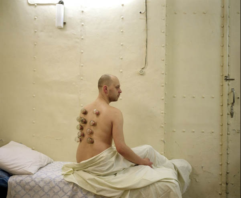 Collective amnesia: a photographer from Latvia dramatized the Soviet past Collective amnesia: a photographer from Latvia dramatized the Soviet past