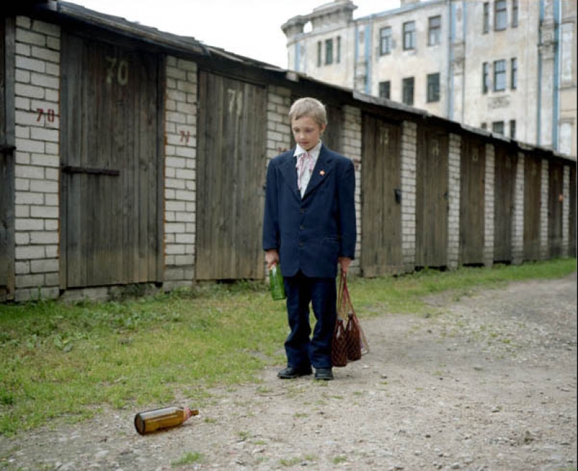 Collective amnesia: a photographer from Latvia dramatized the Soviet past Collective amnesia: a photographer from Latvia dramatized the Soviet past