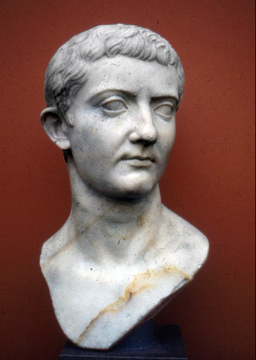 Detective in ancient Roman style, or How Emperor Tiberius solved the crime