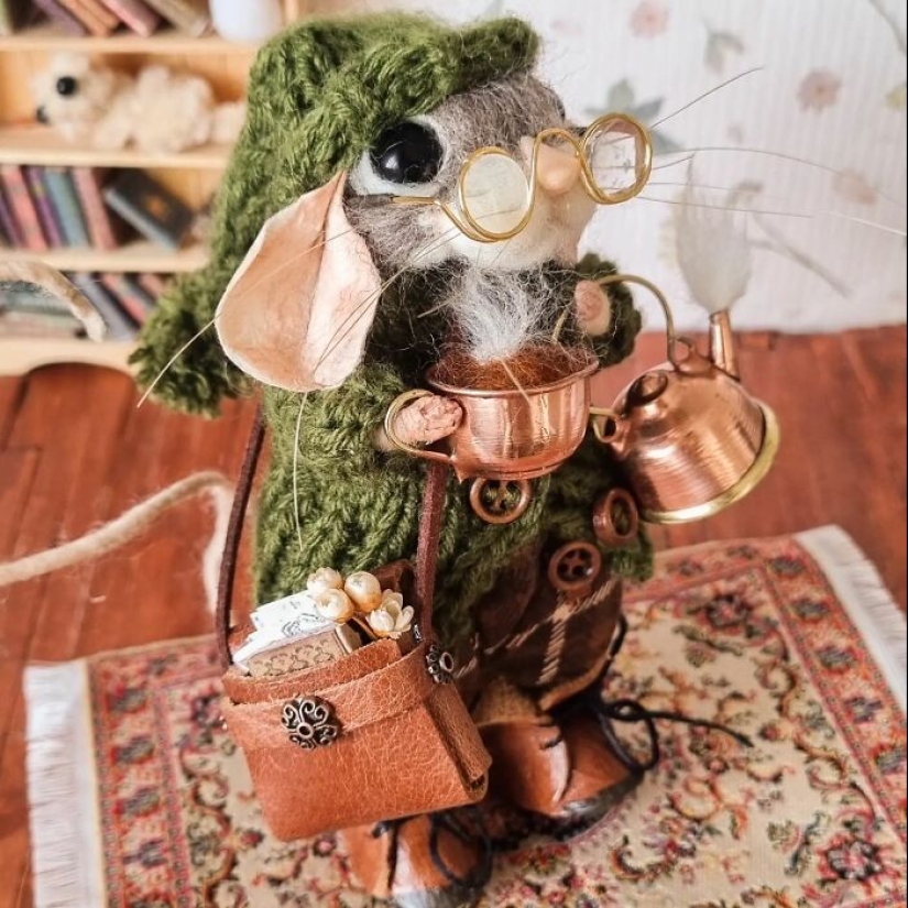 El artista crea ratones de lana fieltro adorables vestidos con trajes caprichosos El artista crea ratones de lana fieltro adorables vestidos con trajes caprichosos