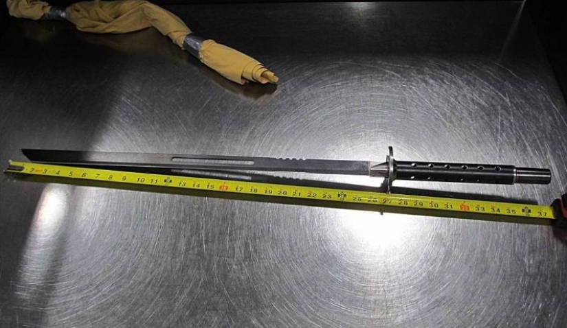 Esta colección de artículos incautados a los pasajeros aéreos por la TSA le alegrará el día Esta colección de artículos incautados a los pasajeros aéreos por la TSA le alegrará el día