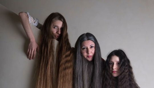 Este fotógrafo argentino tomó 11 retratos únicos de mujeres de pelo largo