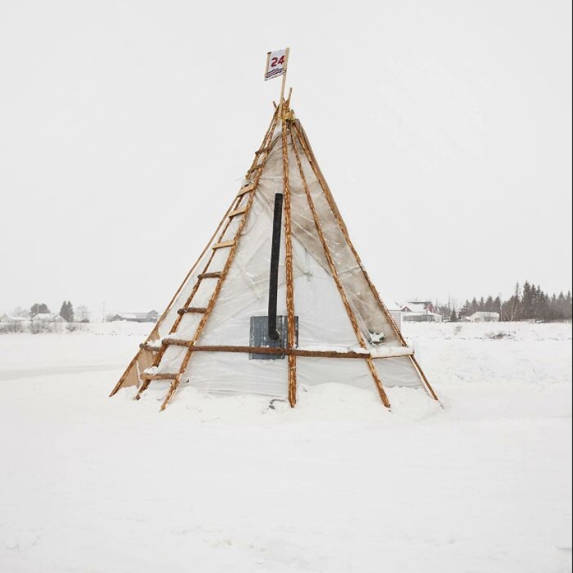 Este fotógrafo capturó un centro de pesca en hielo en Canadá, y aquí están sus 10 mejores trabajos Este fotógrafo capturó un centro de pesca en hielo en Canadá, y aquí están sus 10 mejores trabajos
