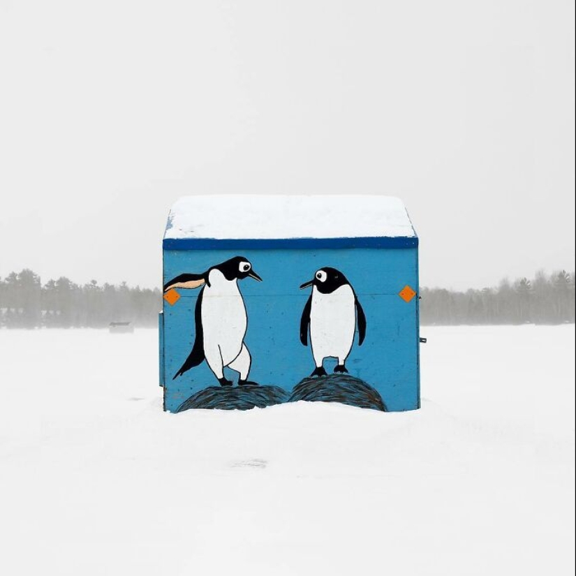 Este fotógrafo capturó un centro de pesca en hielo en Canadá, y aquí están sus 10 mejores trabajos Este fotógrafo capturó un centro de pesca en hielo en Canadá, y aquí están sus 10 mejores trabajos