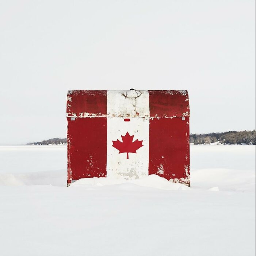 Este fotógrafo capturó un centro de pesca en hielo en Canadá, y aquí están sus 10 mejores trabajos Este fotógrafo capturó un centro de pesca en hielo en Canadá, y aquí están sus 10 mejores trabajos