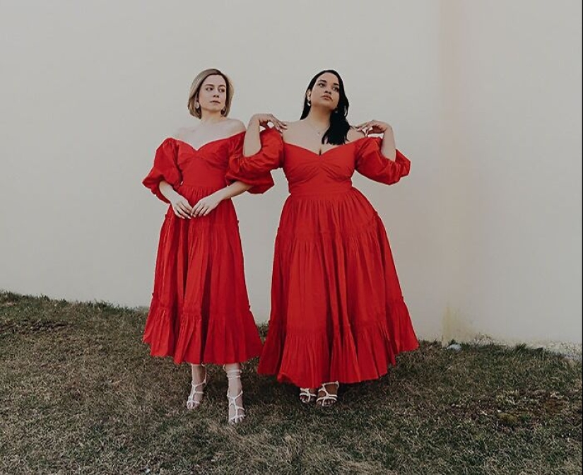 “Estilo, no talla”: dos amigas usan el mismo atuendo para demostrar que no existe un tipo de cuerpo ideal (13 las mejores fotos de todos los tiempos)