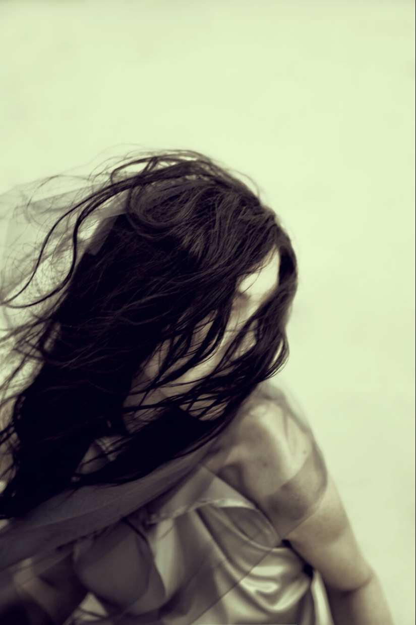 Exploring Friendship: I Captured 15 Artistic Portraits Of My Friend And Myself