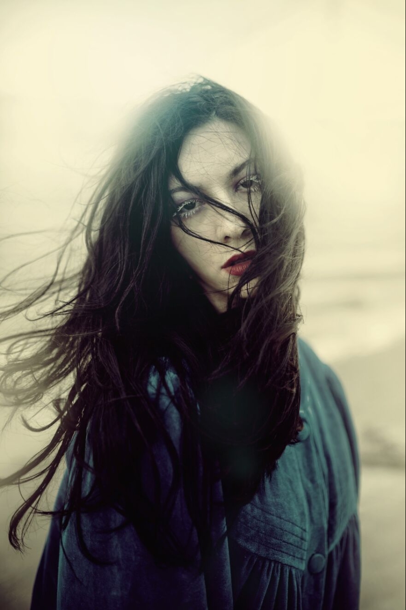 Exploring Friendship: I Captured 15 Artistic Portraits Of My Friend And Myself