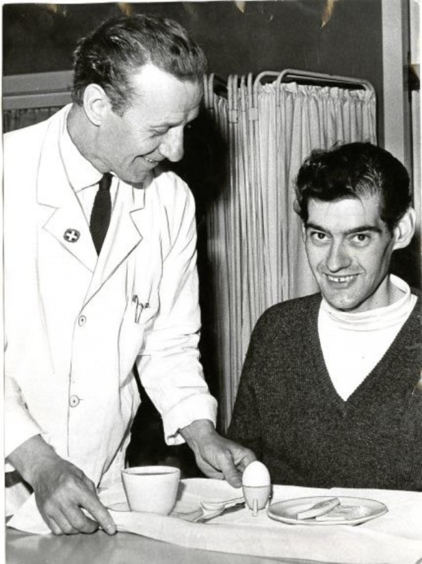 Extreme starvation of Angus Barbieri, who refused food for a whole year