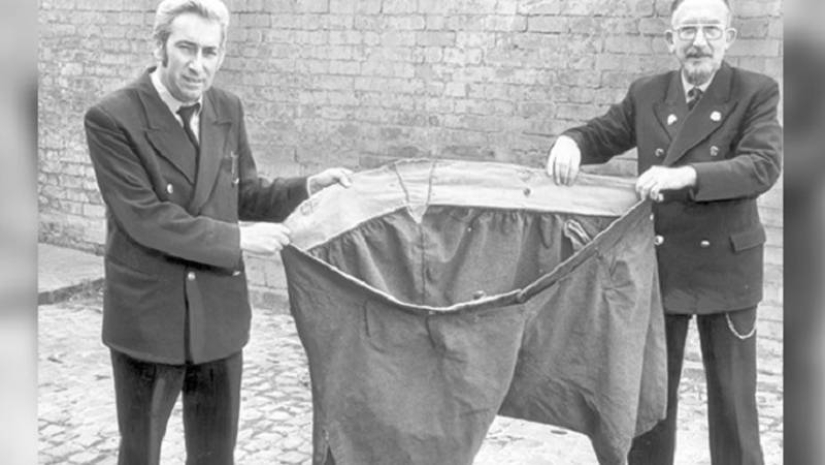 Extreme starvation of Angus Barbieri, who refused food for a whole year