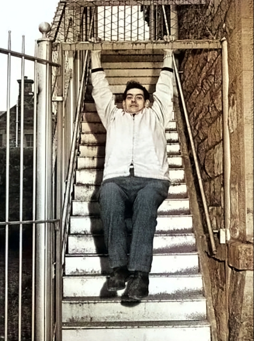 Extreme starvation of Angus Barbieri, who refused food for a whole year