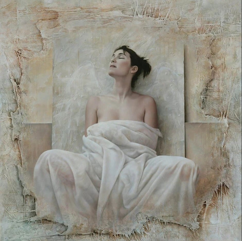 Female beauty in unusual paintings by Pascal Chauvet