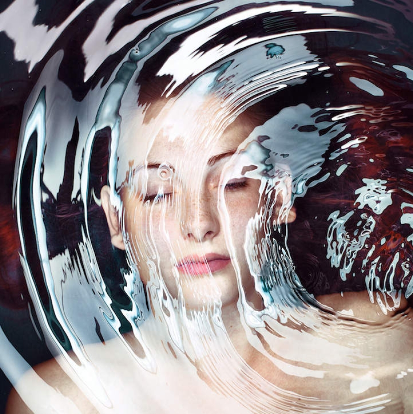 Femininity itself: underwater portraits of girls from the studio Staudinger+Franke