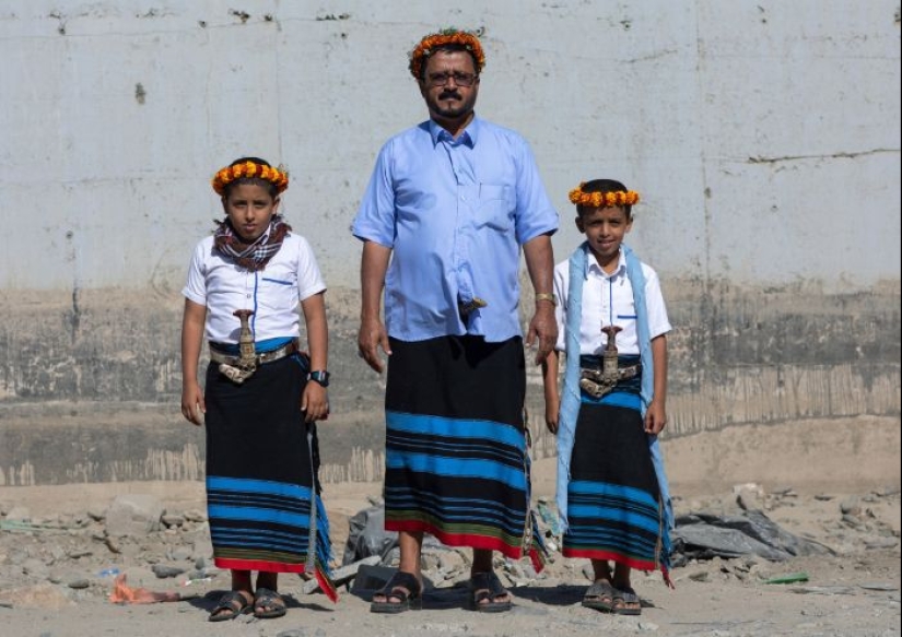 Flowers are not just for girls, or Why real Arabs wear wreaths