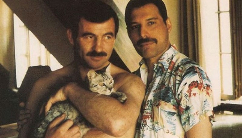 Fotos personales de Freddie Mercury y su novio de la década de 1980 Fotos personales de Freddie Mercury y su novio de la década de 1980