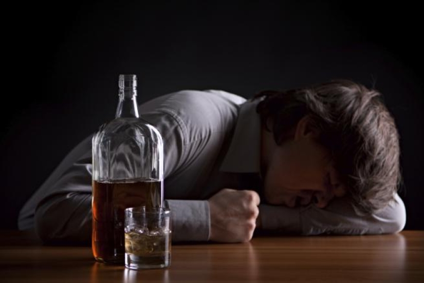 Gastronomy tan, or How to recognize an alcoholic in appearance Gastronomy tan, or How to recognize an alcoholic in appearance