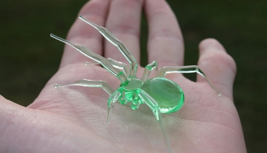 Hice figuras con vidrio de uranio